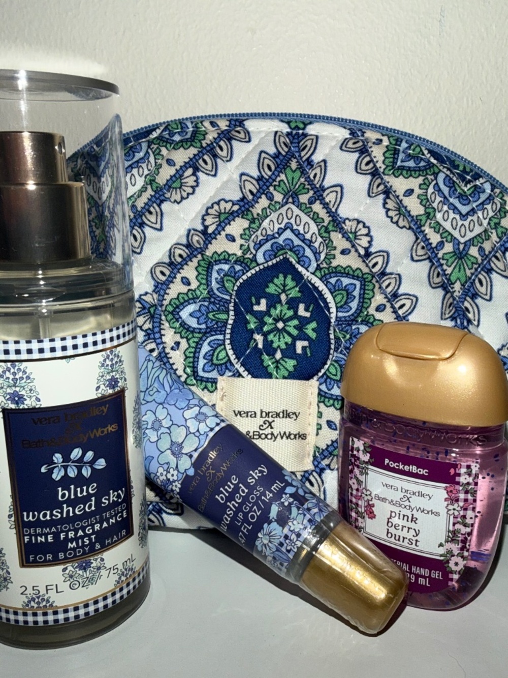 Bath & Body Works VERA BRADLEY Blue Make Up Bag Gift Set